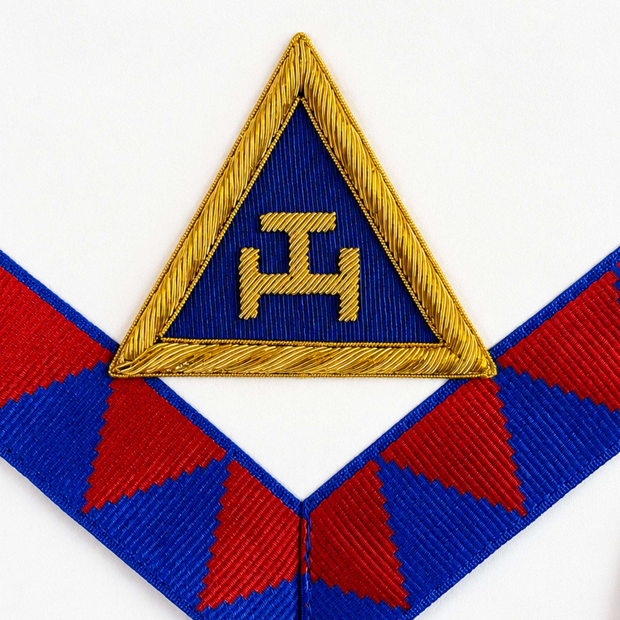 UGLE-approved Masonic Royal Arch London Grand Chapter Rank apron close up image of the Royal Arch symbol.